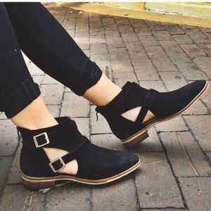 Chinese Laundry Dandie Boots size 8